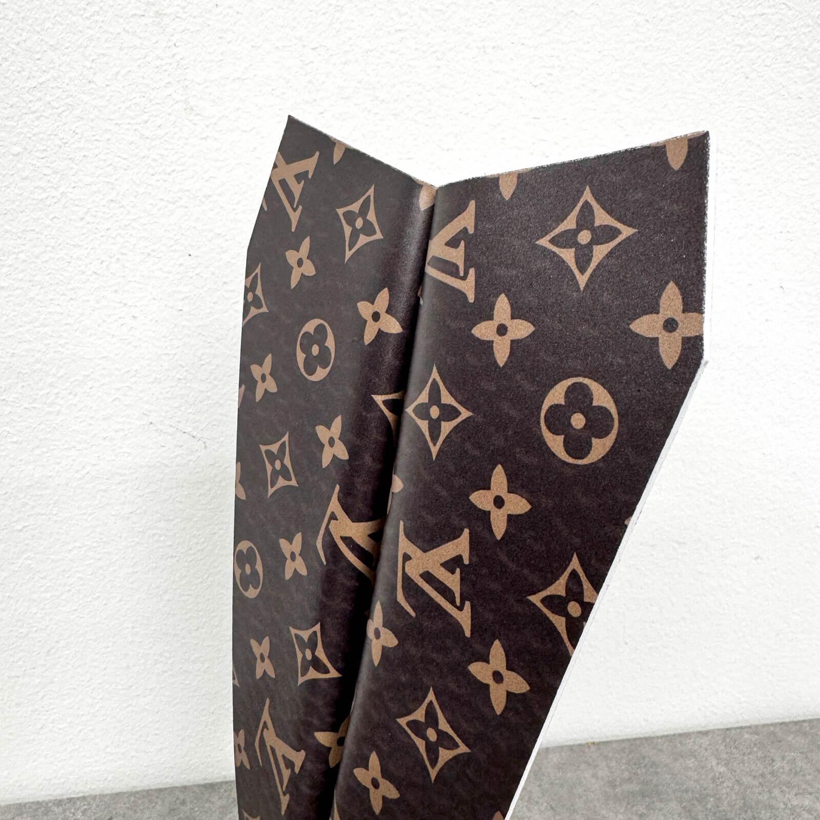 Scultura Déco Avion Louis Vuitton – Scultura moderna AVA