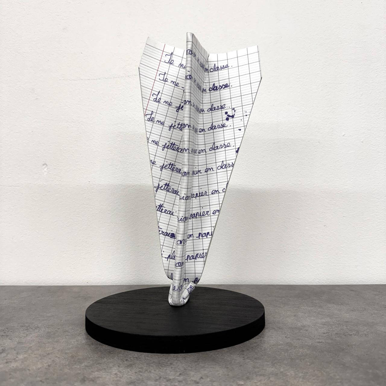 Sculpture Déco Avion Manuscrit Scolaire – Sculpture moderne AVA