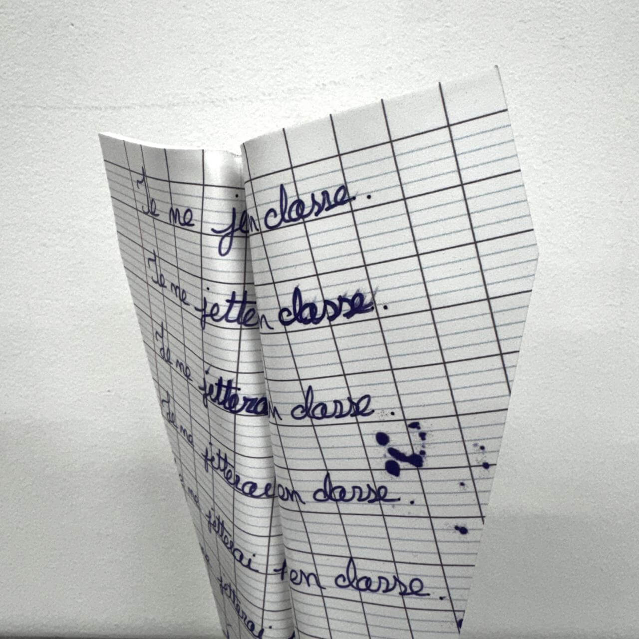 Sculpture Déco Avion Manuscrit Scolaire – Sculpture moderne AVA