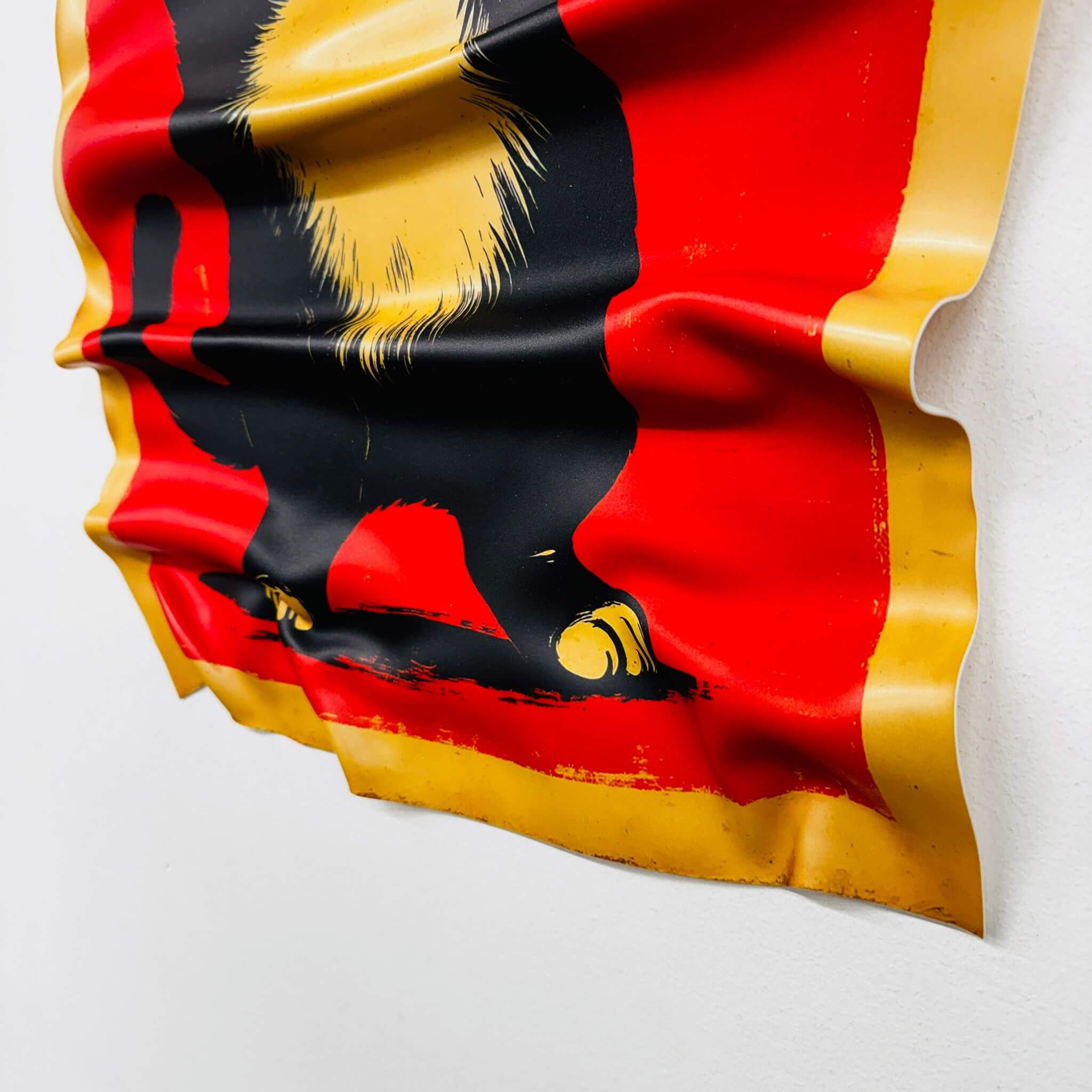 Zerknittertes Bild - Pokémon-Karte "Pikachu"