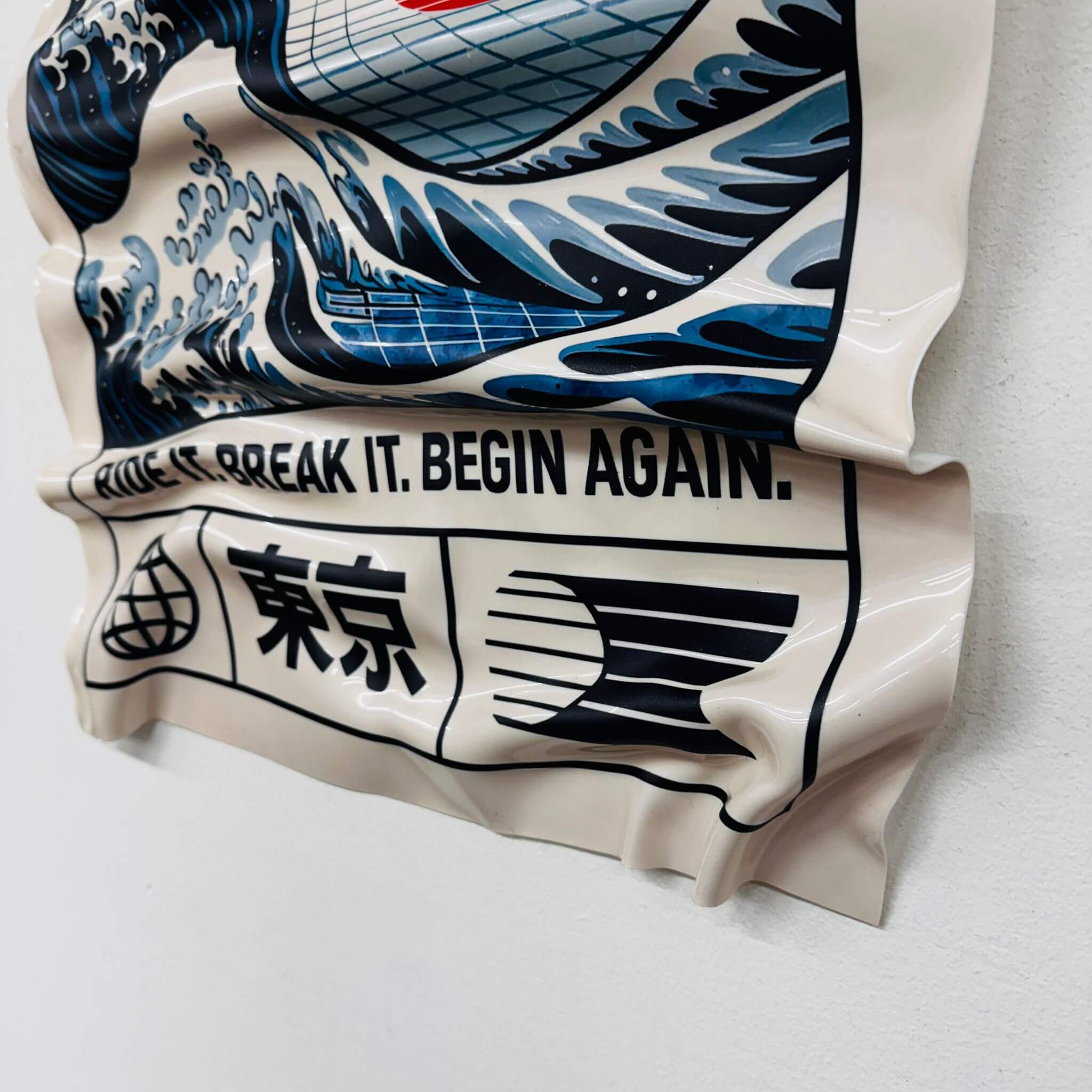 Zerknittertes Bild - Pokémon-Karte "Pikachu"