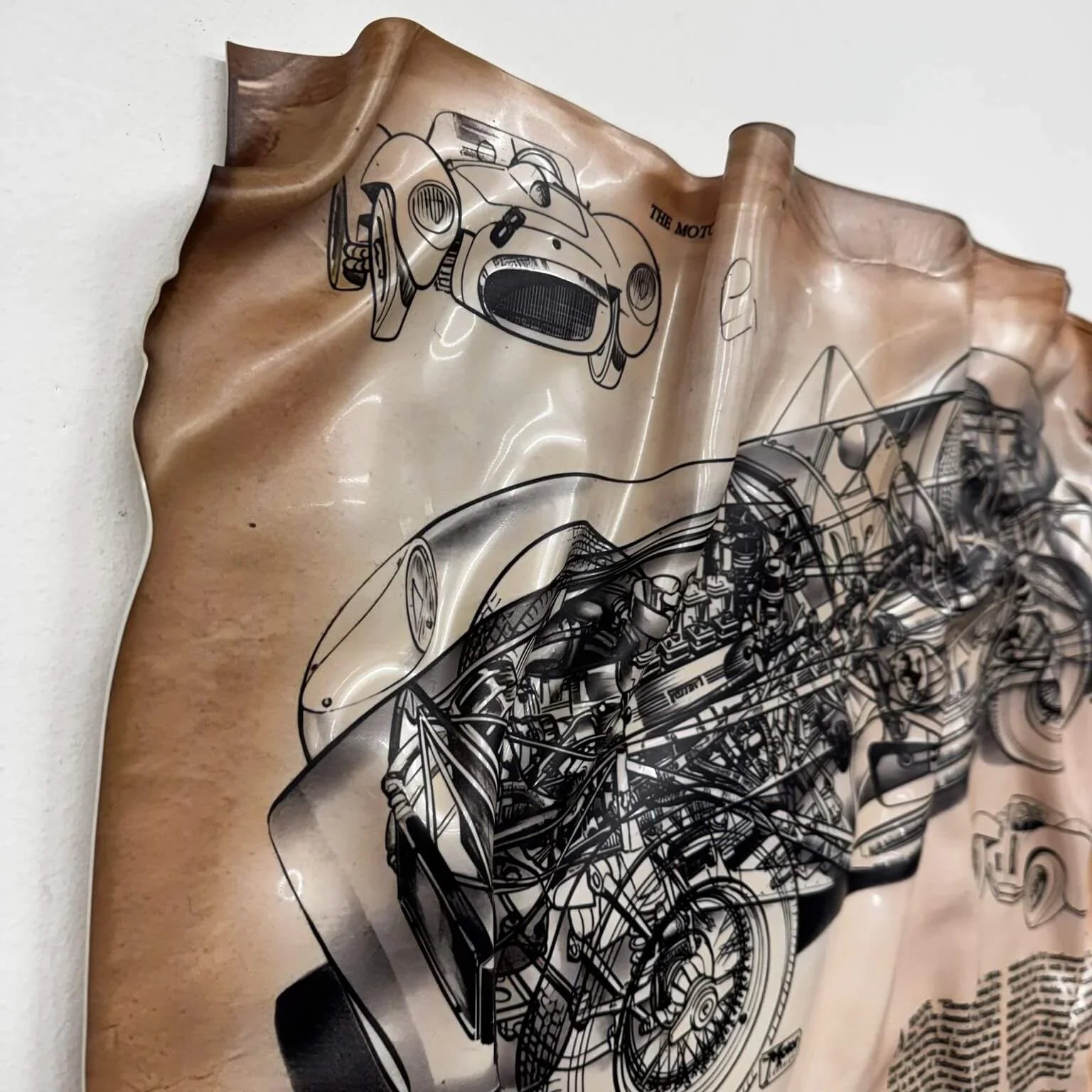 Tableau froissé – Ferrari Succeeding a Champion