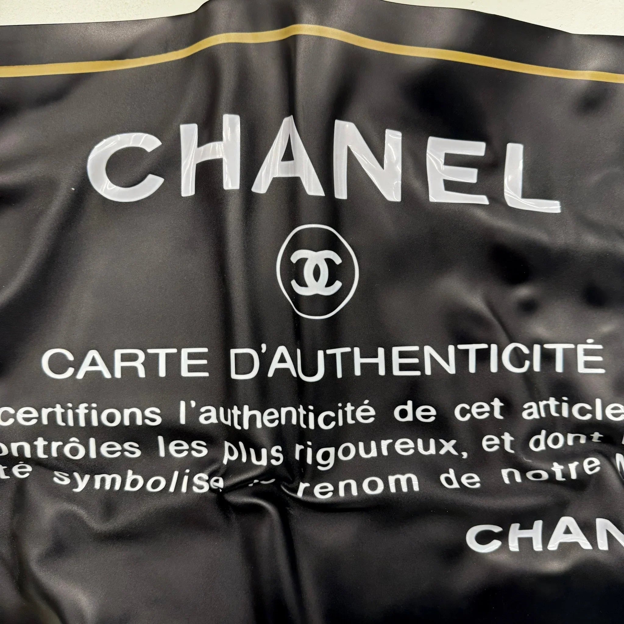 Tableau froissé - Carte d’authenticité "Chanel" - Luxartis