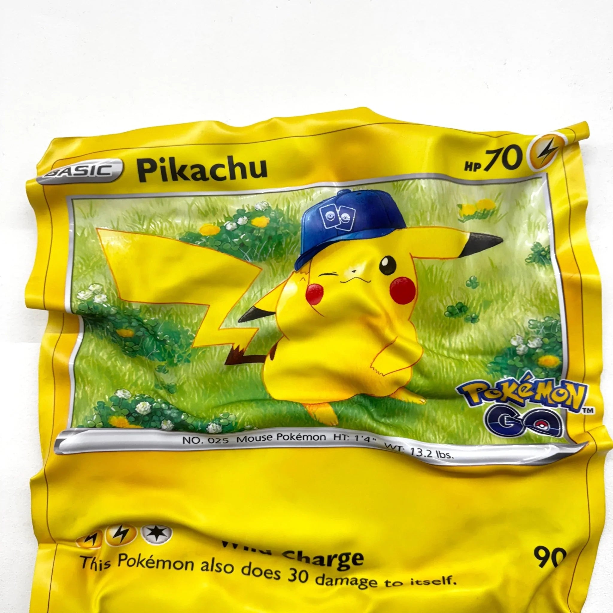 Tableau froissé - Carte Pokémon "Pikachu" - Luxartis
