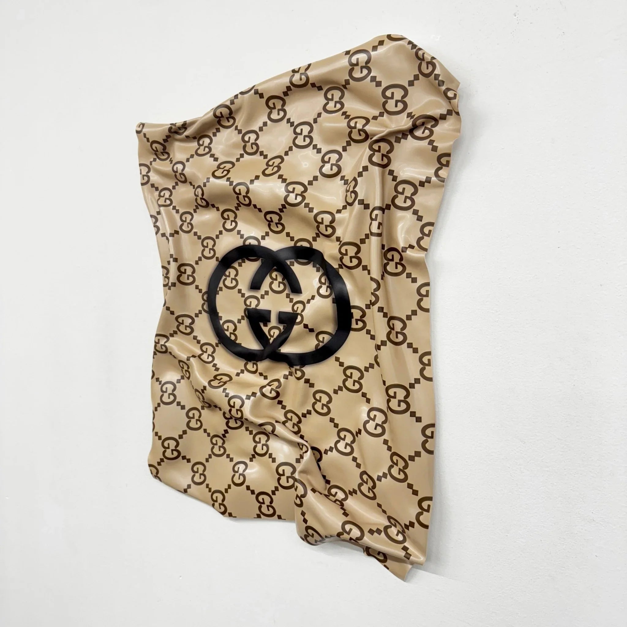 Tableau froissé - Logo "Gucci Beige" - Luxartis