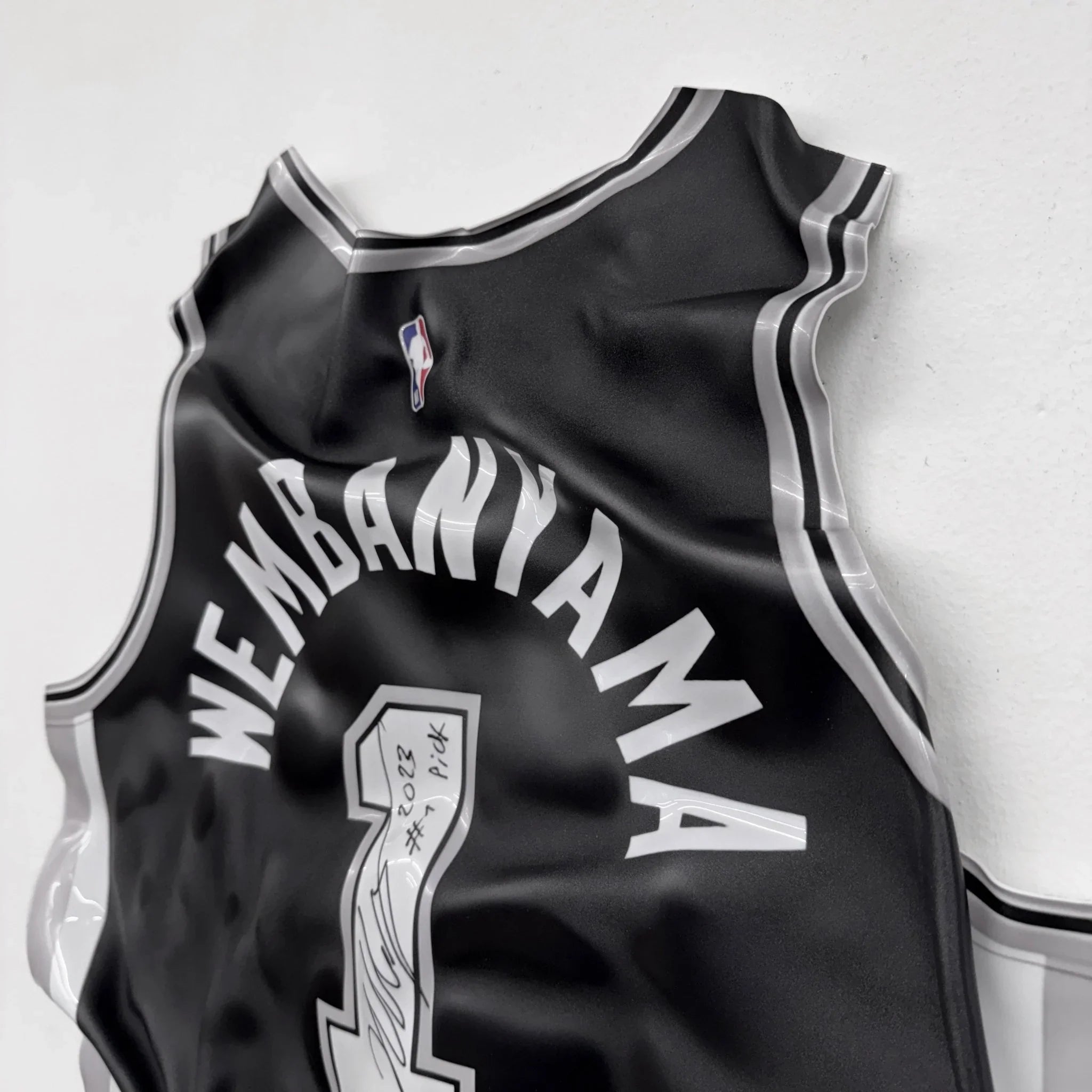Tableau froissé - Maillot NBA "Wembanyama 1" - Luxartis