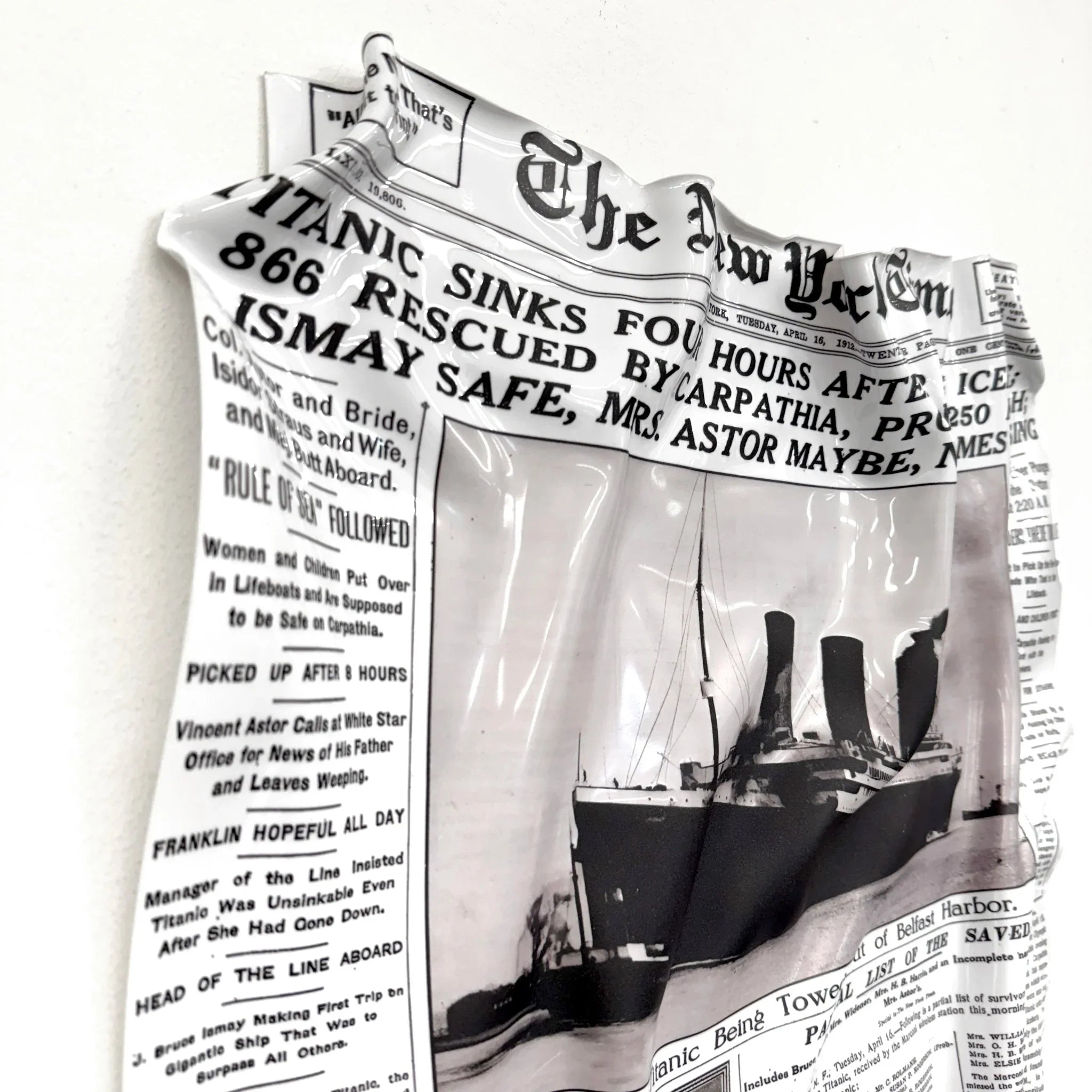 Tableau froissé - Naufrage du Titanic "NY Times 1912" - Luxartis