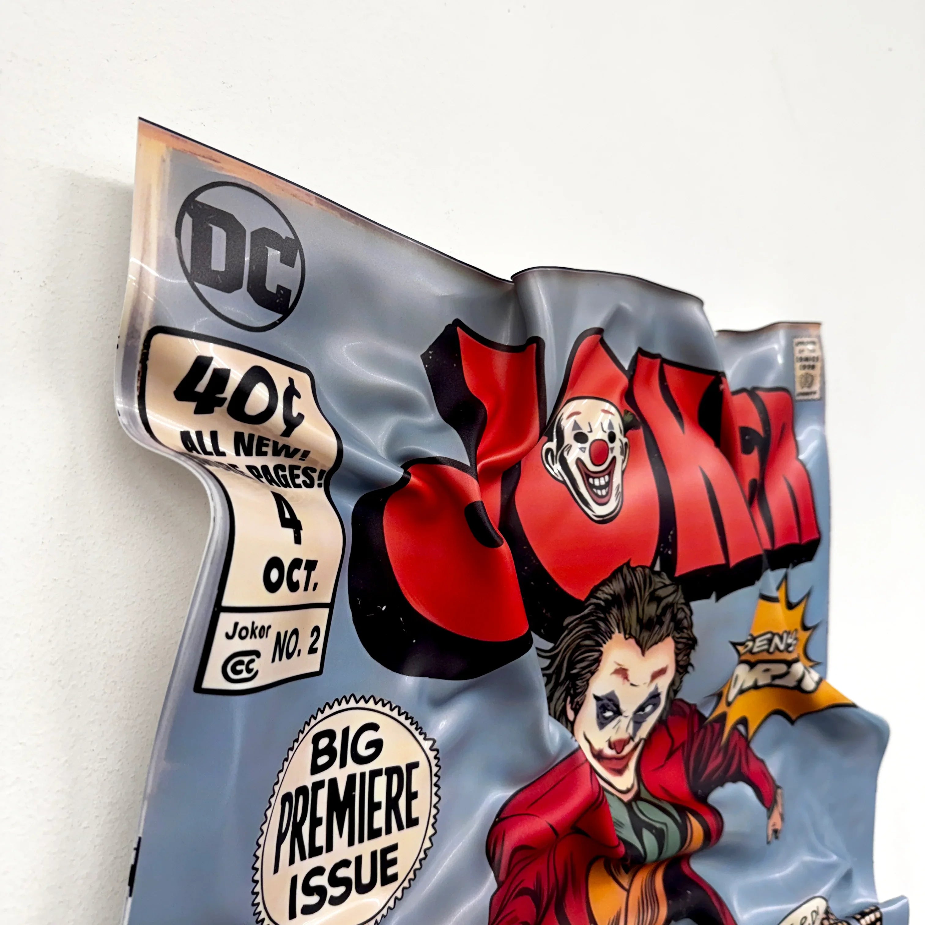 Crumpled Table – Joker "Put on a Happy Face"