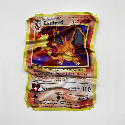 Tableau froissé – Carte Pokémon Dracaufeu (Charizard)