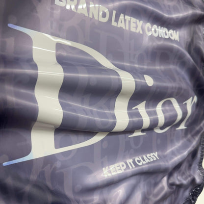 Tableau froissé – Dior Keep It Classy