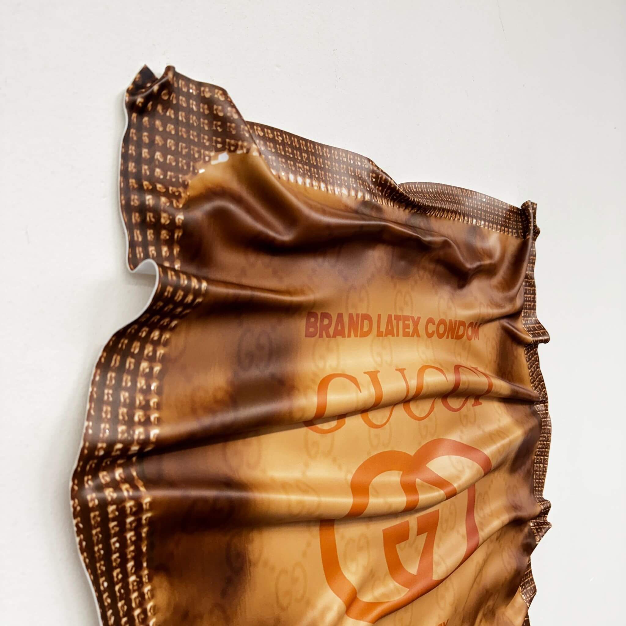 Tableau froissé – Gucci Keep It Classy