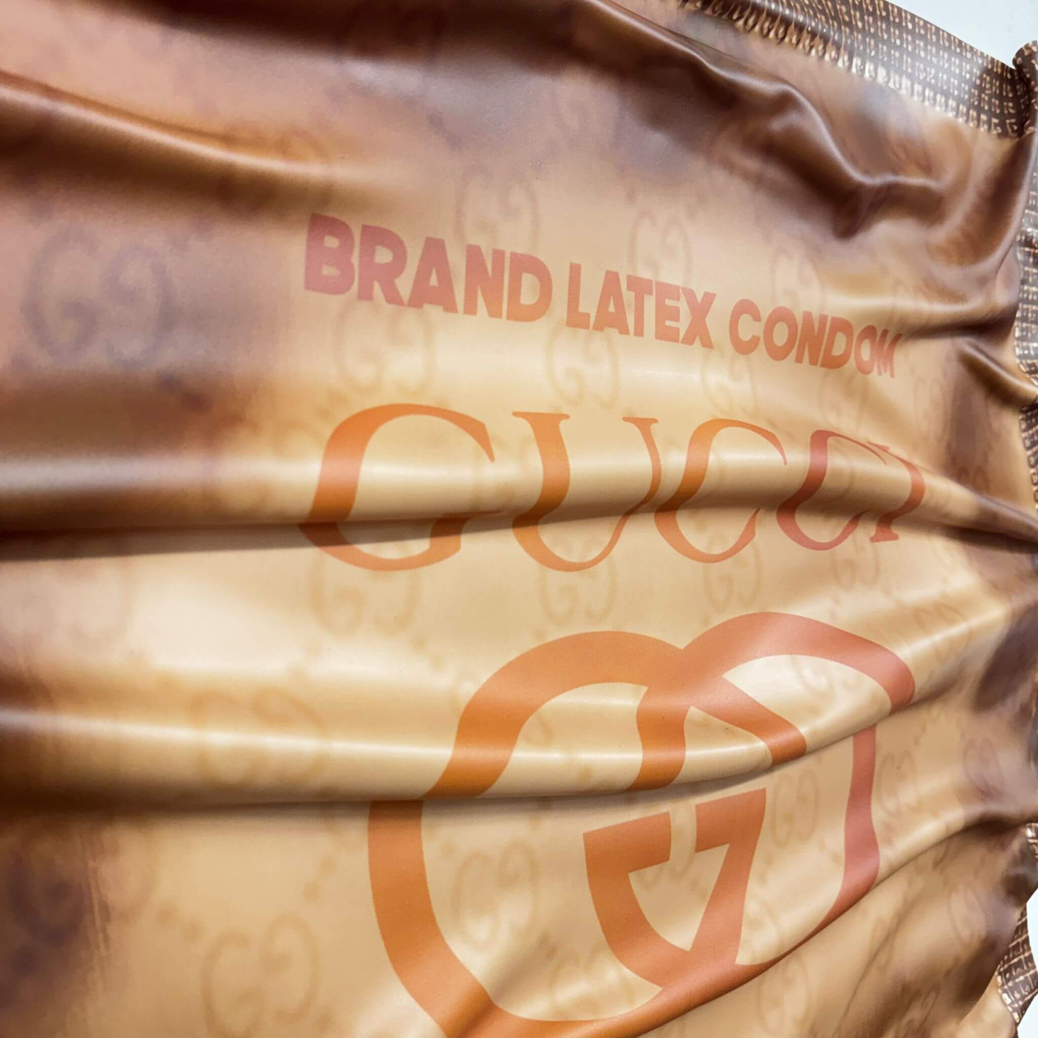 Tableau froissé – Gucci Keep It Classy