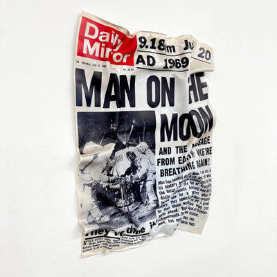Tableau froissé - L’Homme sur la Lune "Daily Mirror 1969" - Luxartis