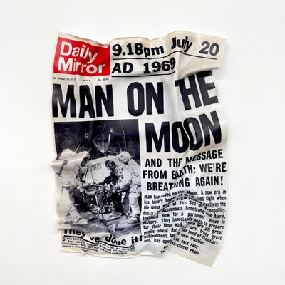 Tableau froissé - L’Homme sur la Lune "Daily Mirror 1969" - Luxartis