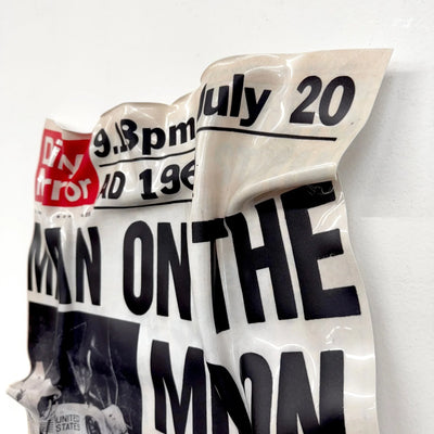 Tableau froissé - L’Homme sur la Lune "Daily Mirror 1969" - Luxartis