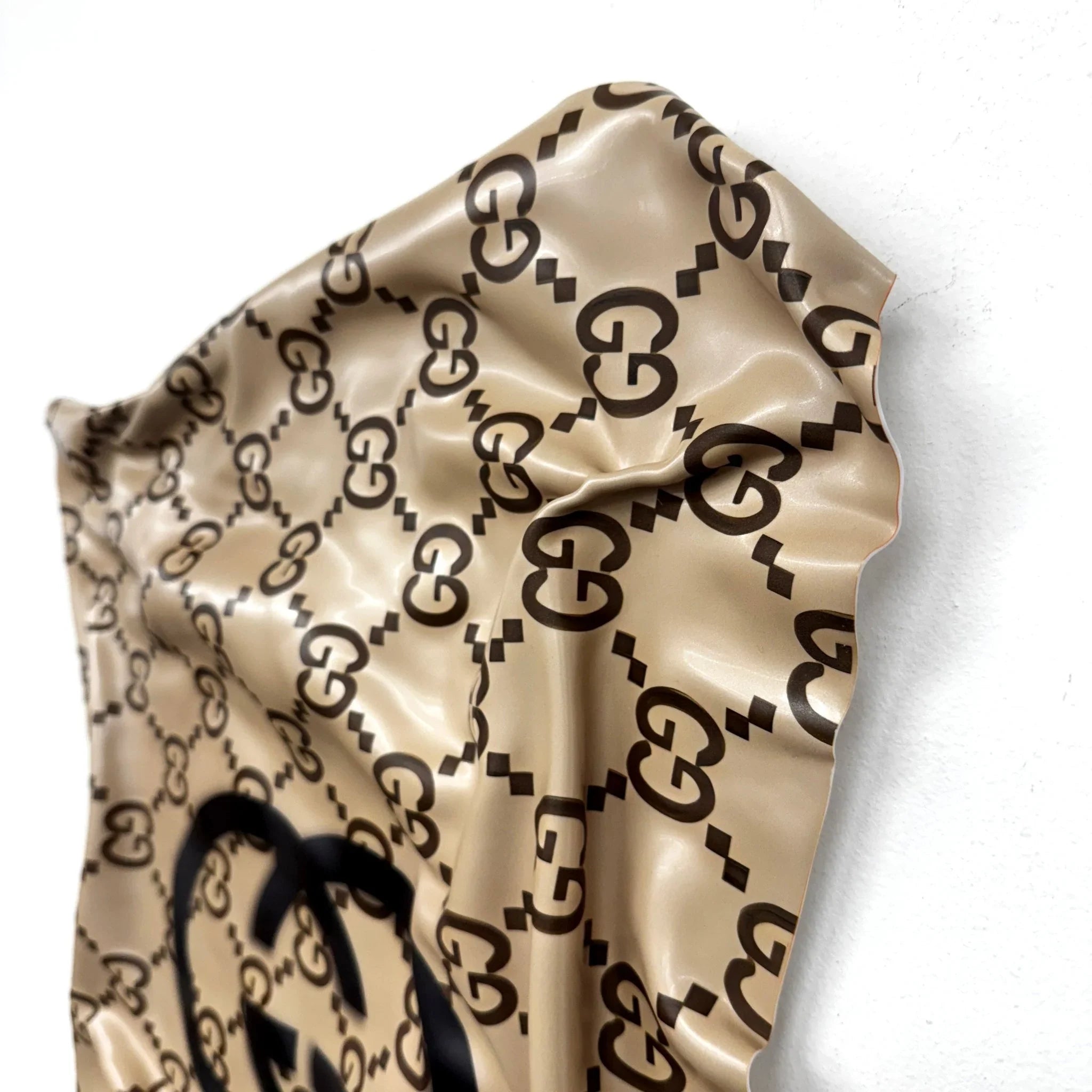 Tableau froissé - Logo "Gucci Beige" - Luxartis