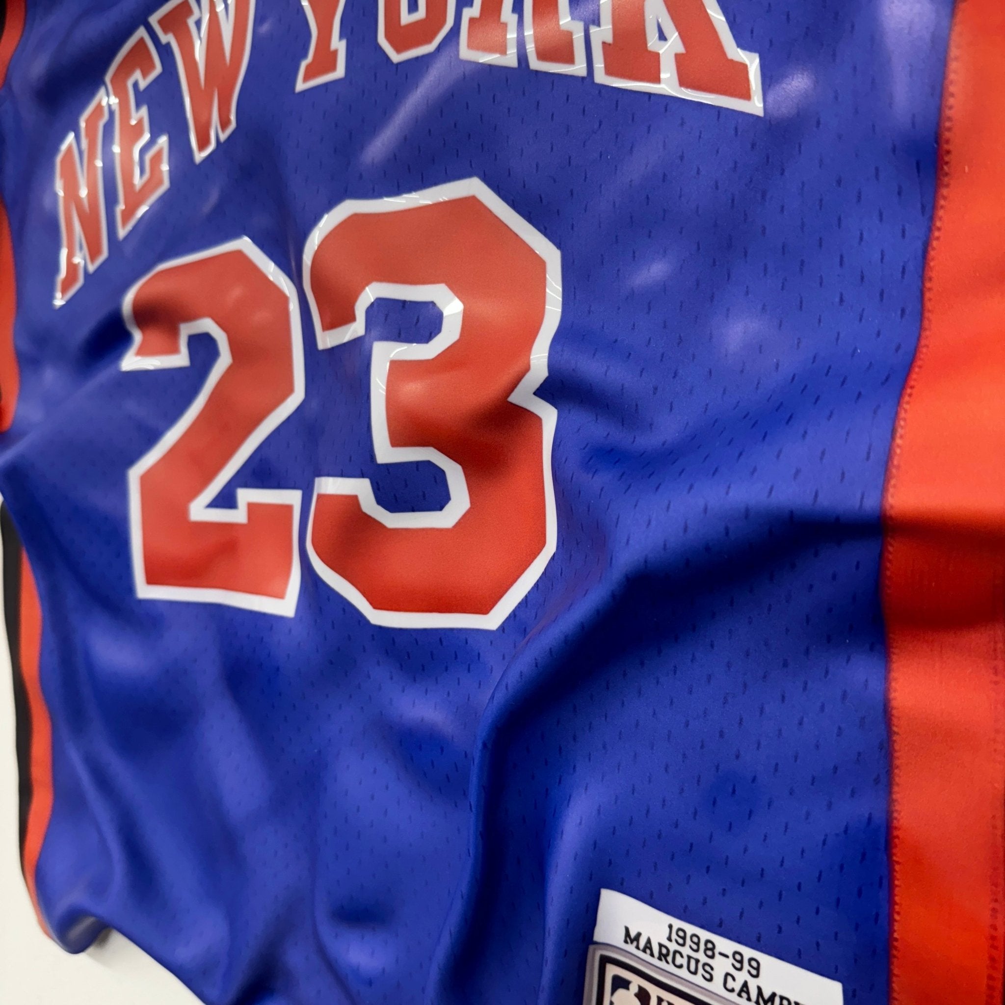 Tableau froissé - Maillot NBA "New York 23" - Luxartis