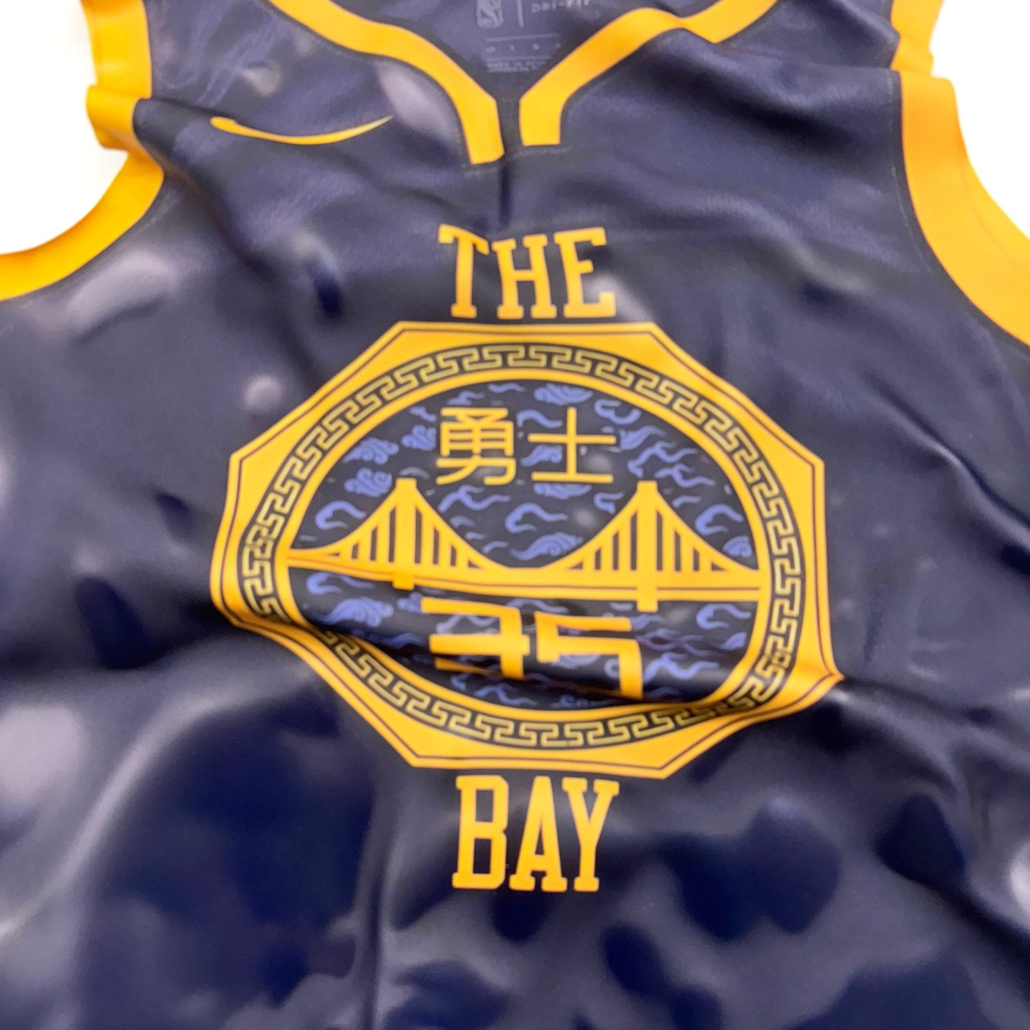 Tableau froissé - Maillot NBA "The Bay" - Luxartis