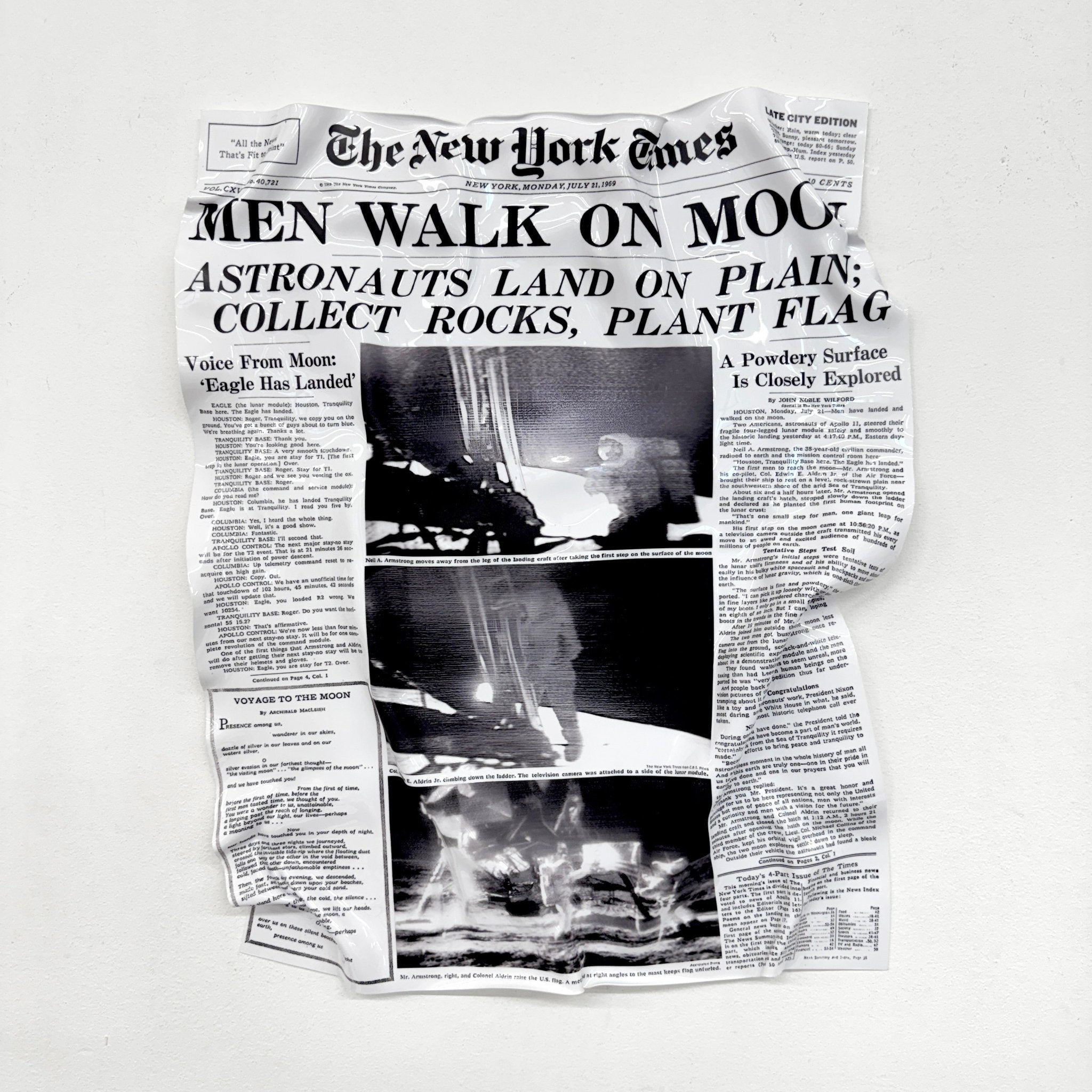 Tableau froissé - Une Petite Foulée sur la Lune "NY Times 1969" - Luxartis